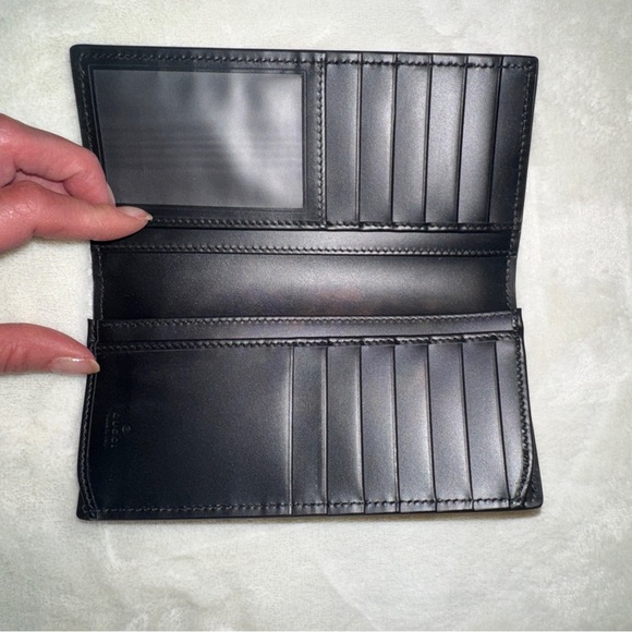 Gucci Black GG Embossed Wallet - Picture 3 of 6